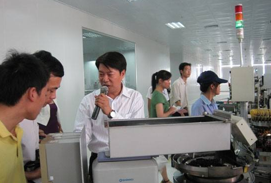 “蘭考縣結(jié)合實際統(tǒng)籌一體推進(jìn)主題教育”